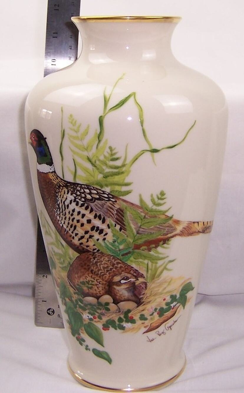 Lenox Game Bird Vase Ring-Necked Pheasant Val Roy Gerischer Mint Gold Trim 12"